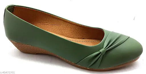 Textured synthetic leather Bellies & Ballerinas women's ballet flats, closed back design, India origin