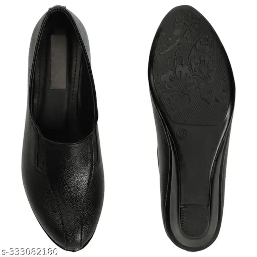 Textured synthetic T39-Black women's ballerinas with closed back, stylish and comfortable for today's youth image