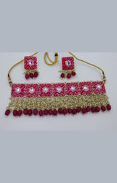 Pink alloy and kundan choker necklace with pearl accents, 26 x 5.5 cm length, 147g weight, paired with earrings, 7 x 3 cm size, 46g weight