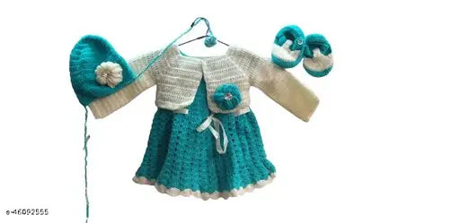 Colorblocked wool sweater set for girls, elegant design in size 6-12 months from India