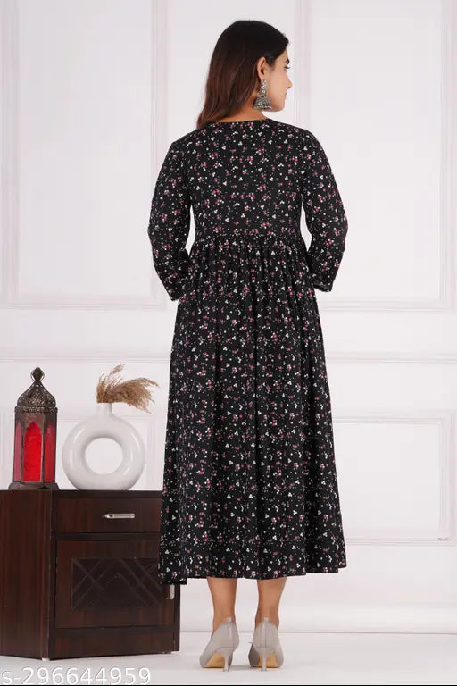 Rayon gathered kurti with three-quarter sleeves, floral print, black color. Indian anarkali kurta set for women's festive wear