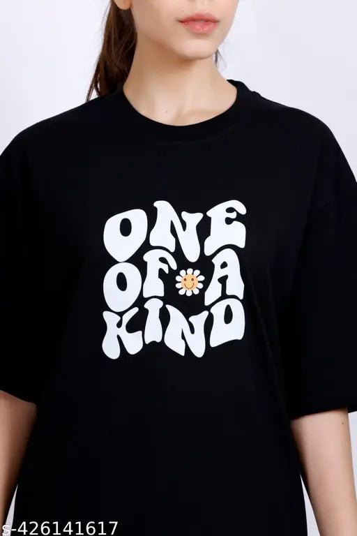 Large-scale graphic printed cotton t-shirt for women, three-quarter sleeves, India-made