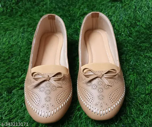 Patent leather woven design ballerina shoes, casual STYIST BELLIE in various sizes (IND-3, IND-4, IND-5, IND-7, IND-8) from India