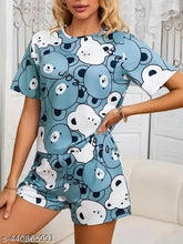 Short-sleeved printed net night shirt, vibrant design, multiple sizes available