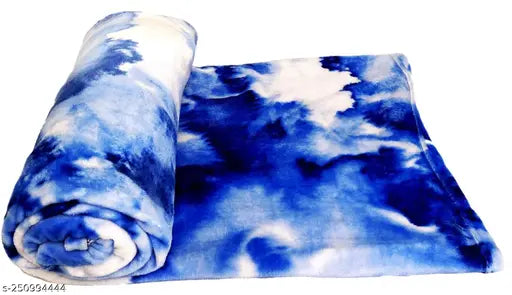 Abstract net microfiber AC blanket, FurSkybluewhite, 200 thread count, hypoallergenic filling for a cozy and snug sleep, machine-stitched pattern for durability