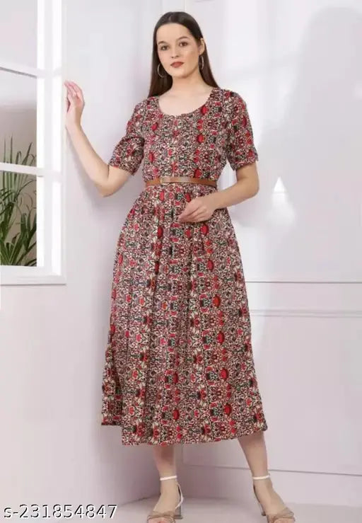 Short-sleeved printed crepe frock with free belt, stylish women's fashion from India