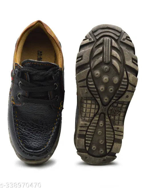 Textured net synthetic leather casual shoes for boys, lace-up design, comfortable fit for everyday wear