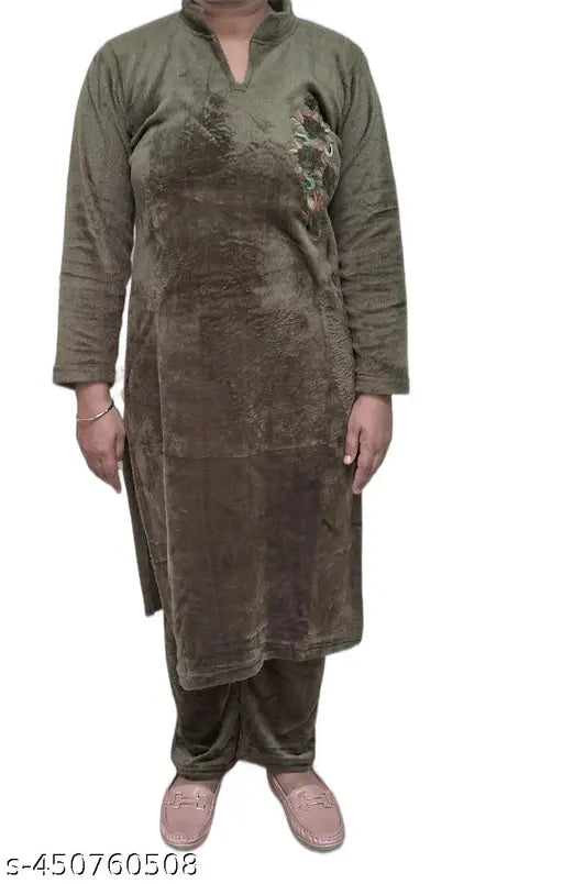 Winter woolen kurta palazzo set, three-quarter sleeve embroidered net wool ensemble for women, single size M