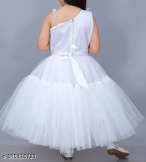 White net gown for kids, perfect for summer or winter events. Sleeveless, knee-length flared dress with back zipper closure. Ideal for casual western wear and special occasions like birthday parties or weddings. Available in sizes from 0-3 months to 7-8 years, suitable for ages 1-10 years. Made of net fabric, machine washable, and comfortable for all-season wear