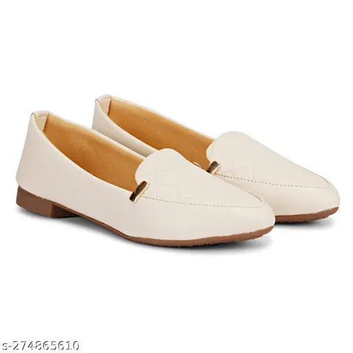 Synthetic ballerinas: PILOT CRM cream slip-ons with textured pattern and cushioned footbed, perfect for daily wear and various occasions (Indian origin)