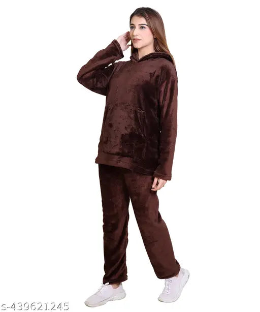 Soft & breathable wool hooded winter nightsuit set (girls and women), solid pattern, ideal for relaxing at home, handcrafted in India
