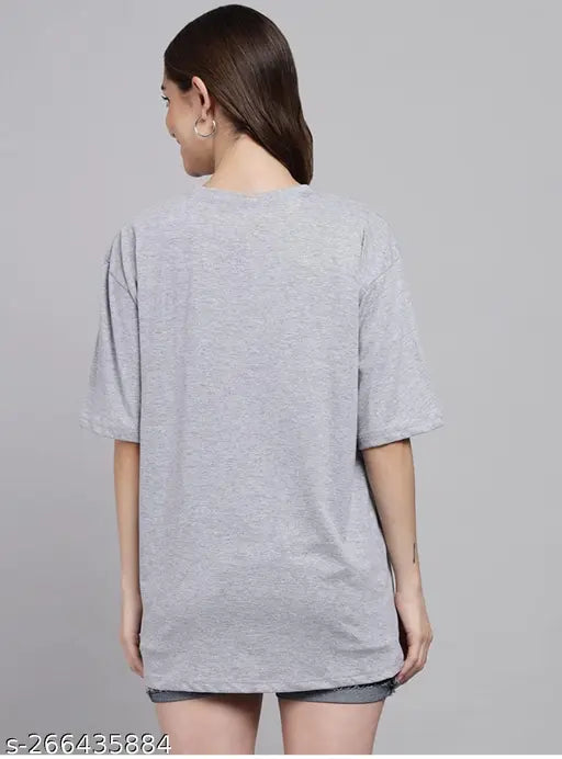 Oversized grey cotton t-shirt, short sleeves, trendy & affordable, perfect for casual outfits