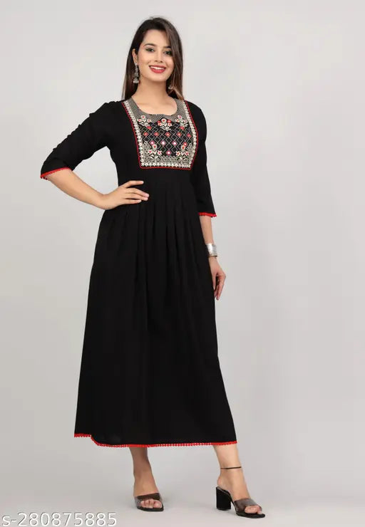 Rayon embroidered bandhani maternity kurti, three-quarter sleeves, feeding-friendly with two discreet zips