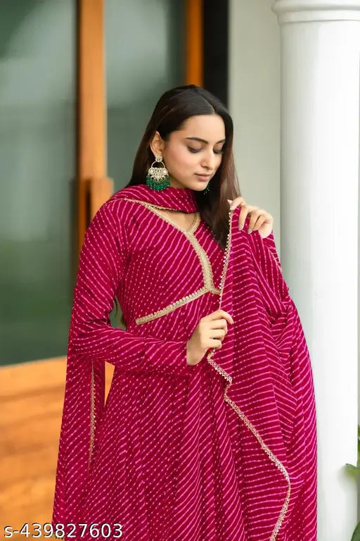 Stylish Georgette net gown with dupatta, long-sleeved, dyed/washed print, Indian origin, women's formal wear
