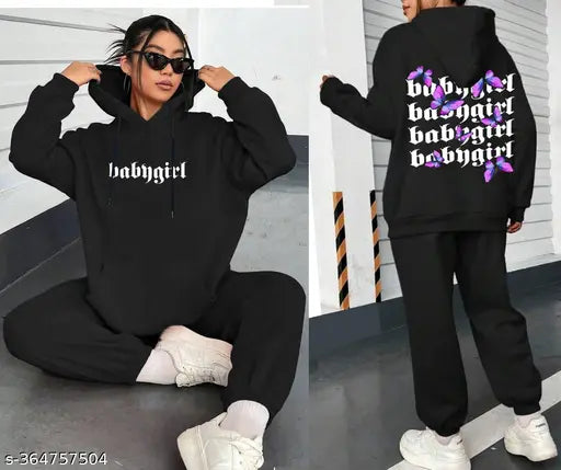 Oversize black cotton-blend hoodie, long sleeves, printed pattern. Comfortable, premium quality