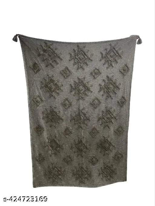 Cotton-blend slub gibson design stone wash tufted throw, ethnic motifs, ideal for AC blanket, picnic throw or bedsheet. Made in India