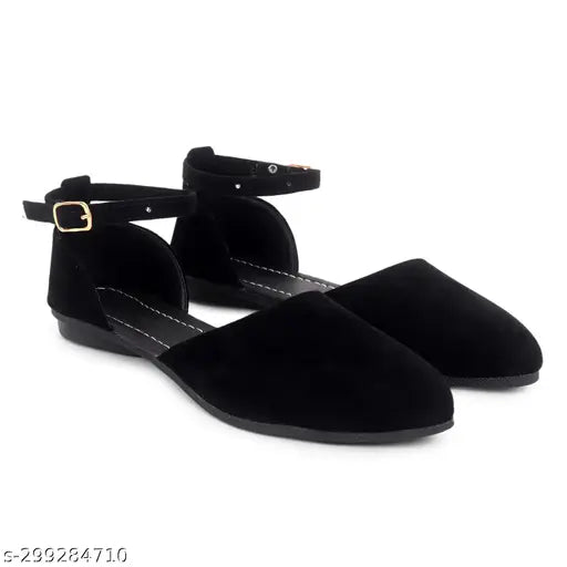 Suede sundry bellies round shaped sandals for casual and office wear. Elegant indo-western ballet flats with backstrap and solid pattern in various sizes (IND-4, IND-5, IND-6, IND-7, IND-8). Made in India