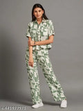 Trendy fashionista women's top & bottom sets, polyester with short sleeves, S-XXXL sizes available, Indian-made fashion outfits on mannequin