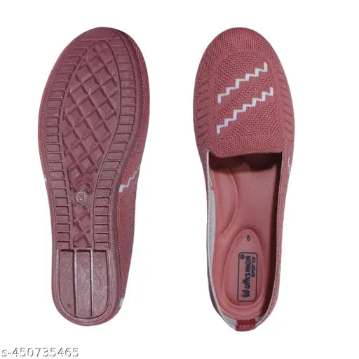 Synthetic textured ballerinas, Walksmen Bellie Shoe for women's party wear, slip-on sandals on display