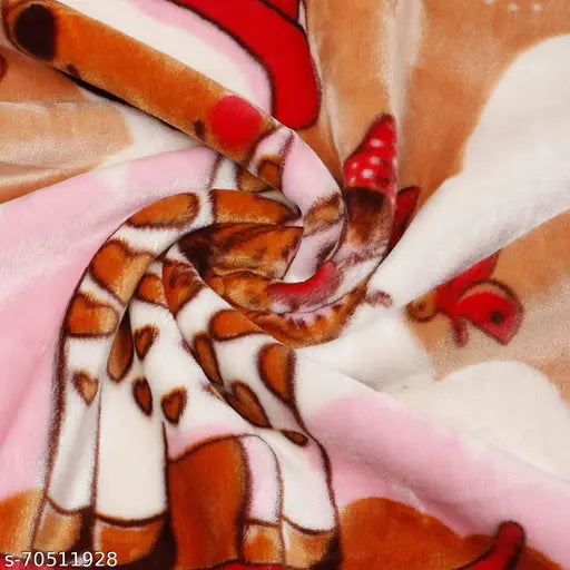 Premium mink blanket giraffe, cotton-made, feather-soft for baby comfort