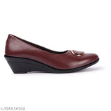 Synthetic colorblocked women's moccasin with cushioned footbed, flexible design, and superior grip - ideal for formal office wear