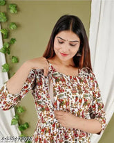 Maternity feeding kurta with Rajasthani print, rayon fabric, three-quarter sleeves, trendy feeding zip design. M available in S36xL42xM38x34x40, XL38x42x40x40, XXL42x42x40x40 (India)