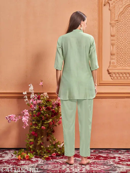 Blue viscose embroidered kurta set and pant for women, three-quarter sleeves, Indian wedding festival attire