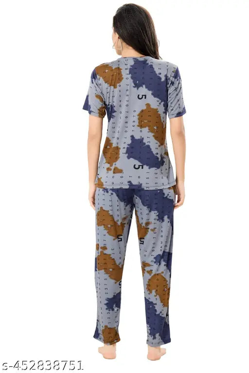 Large size women's printed net polycotton night suit, featuring short sleeves and pyjama bottoms. Made in India." (125 characters)