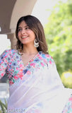 Georgette trendy refined saree in solid pattern, free size (5.5m), attractive color combination