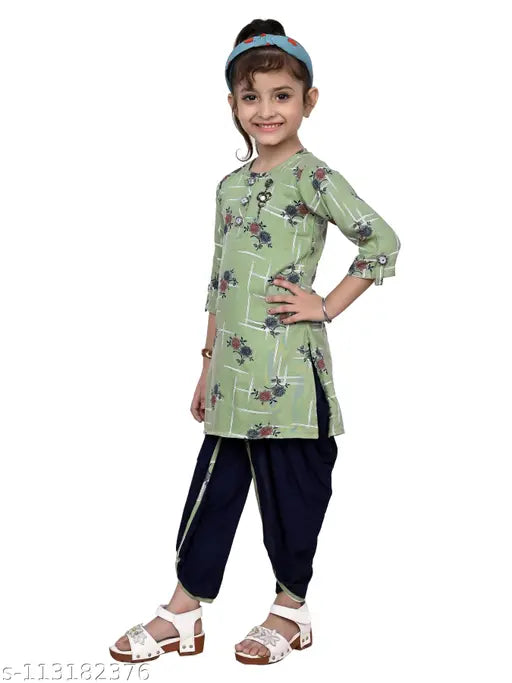 Green checked Patiala salwar suit for girls, Hariyal Creation kids party wear. Cotton silk anarkali top with short sleeves and knee length, size 3-4 years