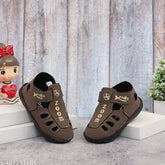 Synthetic unisex clog for kids (12-24 months), ideal for outdoor play in India