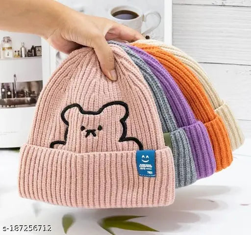 Soft knit Korean-style beanies (pack of 1), embroidered with a happy smile design. Made from lightweight, breathable, and non-shrinking acrylic fabric for warmth in autumn and winter. Perfect for women and men with sensitive skin