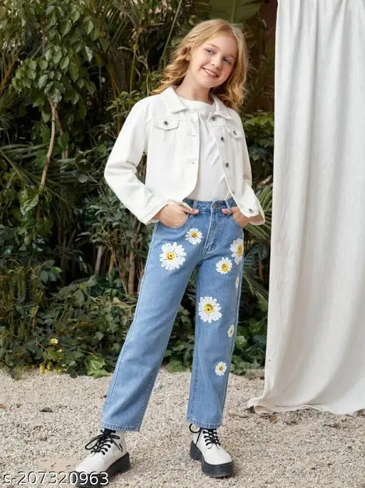 Trendy denim, solid-colored washed girls jacket with stretchable full sleeves (white, size 5-6 years)