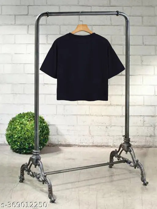 Cotton printed Crop Oversize Regular T-shirt, India origin, round neckline, short sleeves, statement tee for denim skirts & ankle boots