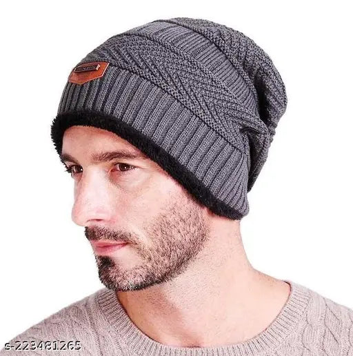 Woolen beanie cap with fur lining, snow-proof for men and women. Cozy winter accessory from Tomkot (India)