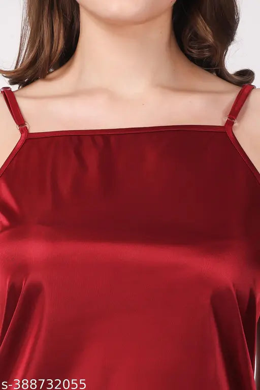 Satin bermuda top and shorts for women's nightwear, solid pattern, short sleeves, India-made