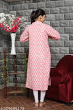 Women's Aline Kurta Princess Cut with Double Pocket, extra-plus sizes: 4XL, 5XL, 6XL, 7XL. Cotton, three-quarter sleeves, printed combo. Mandarin collar, rolled-up sleeves, flared shape, front cut. Ideal for casual and formal occasions. India origin