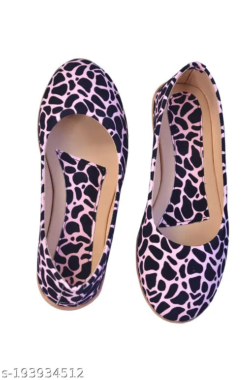 Pink velvet animal-print bellies for women, textured design, comfortable ballerinas, Indian origin