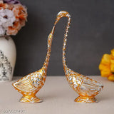 Golden aluminum kissing duck showpiece, intricate Jaipur craft, 17cm tall in Vastu decor