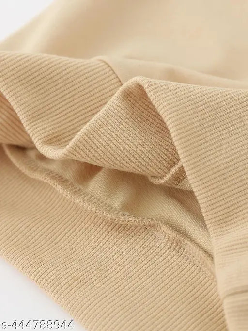 Girls printed cotton blend sweatshirt for winters, long sleeves, vibrant winter design