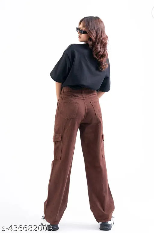 High-waist baggy denim wideleg jeans with cargo pockets, black, versatile and functional design for women