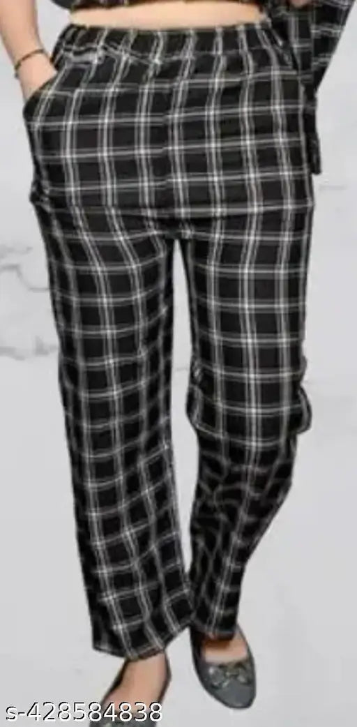 Polycotton women's above-knee pajamas, Indian-made