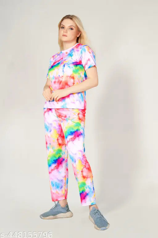 Stylish printed polyester t-shirt and pyjama set, women's loungewear with elastic waistband and round neck, available in S, M, L, XL, XXL, XXXL