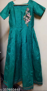 Silk blend free-size long gown with short sleeves, elegant and luxurious