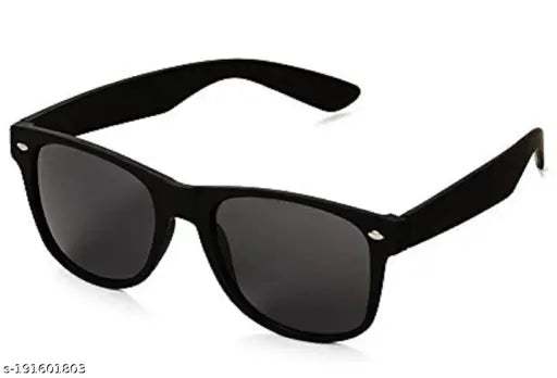 Black polarized sunglasses with solid crafted plain cap for unisex, durable accessory from India