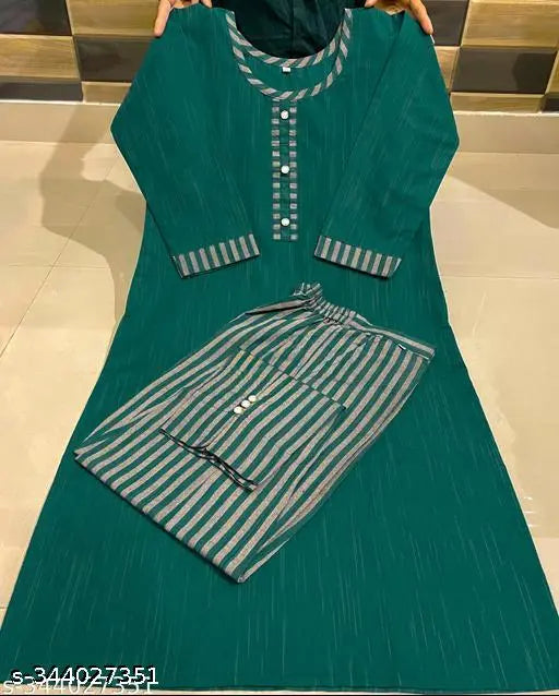 Cotton combo dupatta sets, solid-patterned with three-quarter sleeves, pack of 4 featuring 2 kurtis, 1 bottom, and 1 dupatta (India origin)