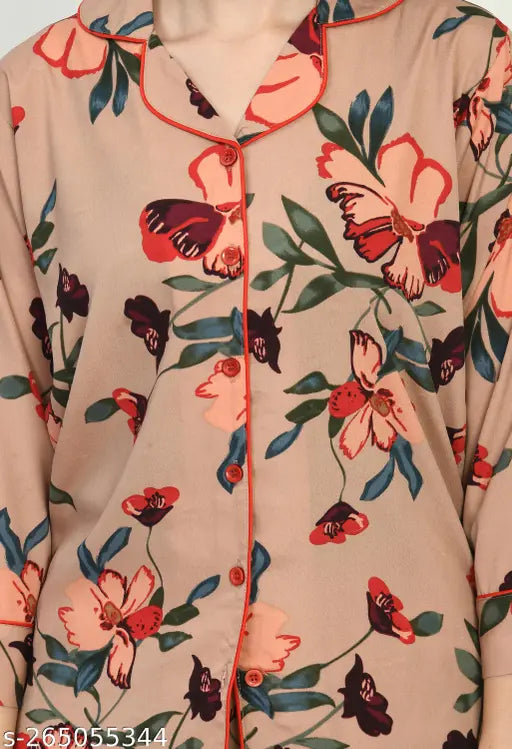 Blazin white women's polyester nightshirt & pyjama set with short sleeves, printed net pattern on display