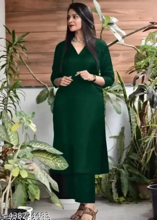 Green rayon Kurty pant with three-quarter sleeves and matching green rayon bottomwear