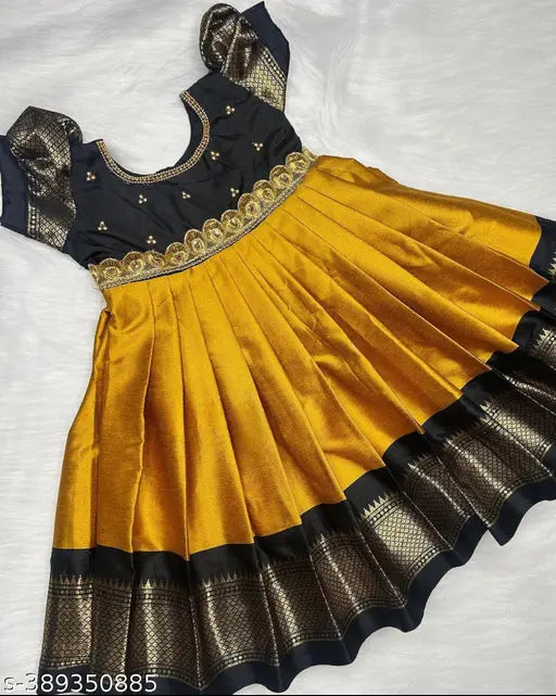 Embroidered polyester maxi dress in Indian pattu style, short sleeves, various sizes from 12-18 months to 7-8 years