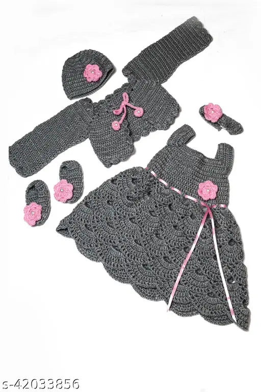 Handmade woolen embroidered net sweater for kids, soft premium quality fabric, ideal for parties and daily wear. Indian sizes: 0-3M (14in), 6-12M (16in), 9-12M (18in), 1-2Y (20in), 2-3Y (22in). Comfortable and perfect for baby's occasions